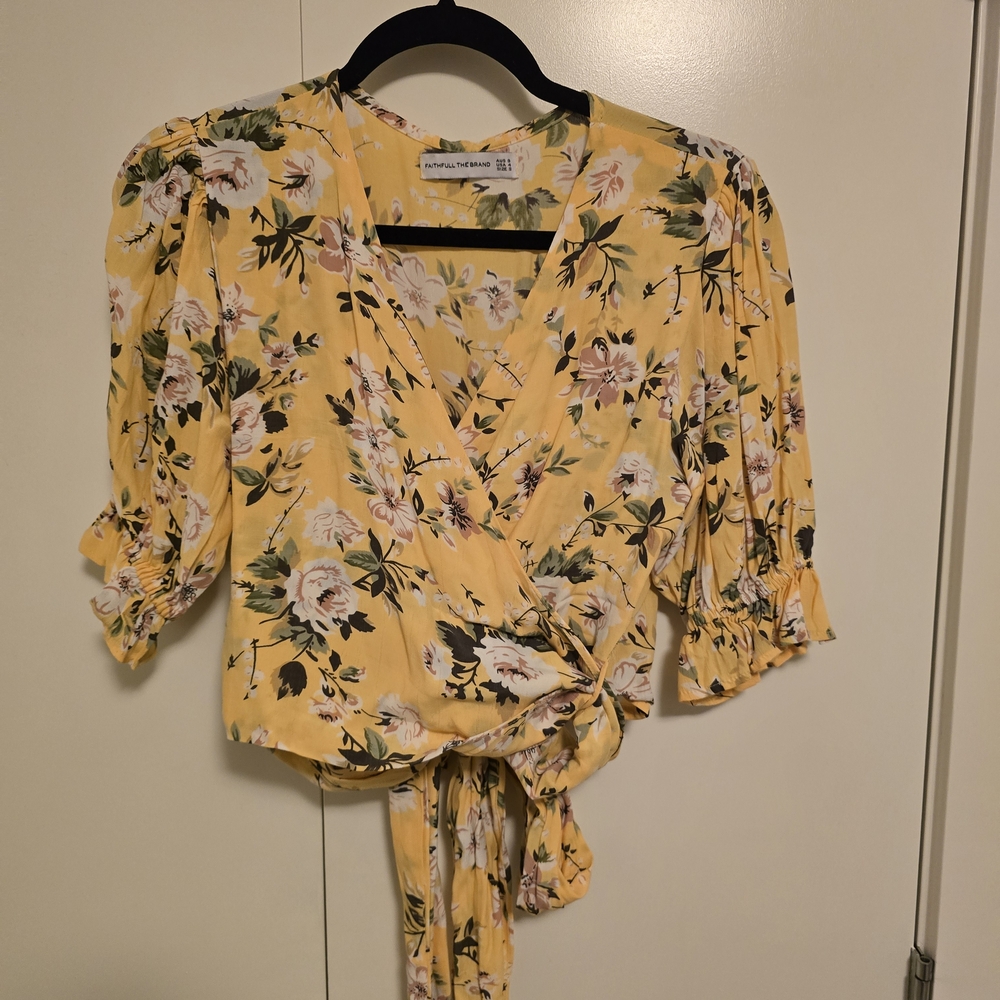 Faithful The Brand Size Small Floral Yellow Wrap Top